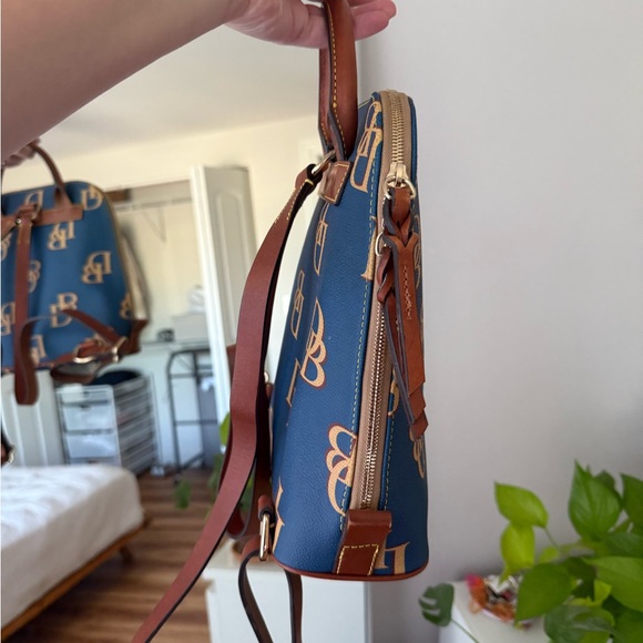 Dooney & Bourke backpack - Picture 3 of 5